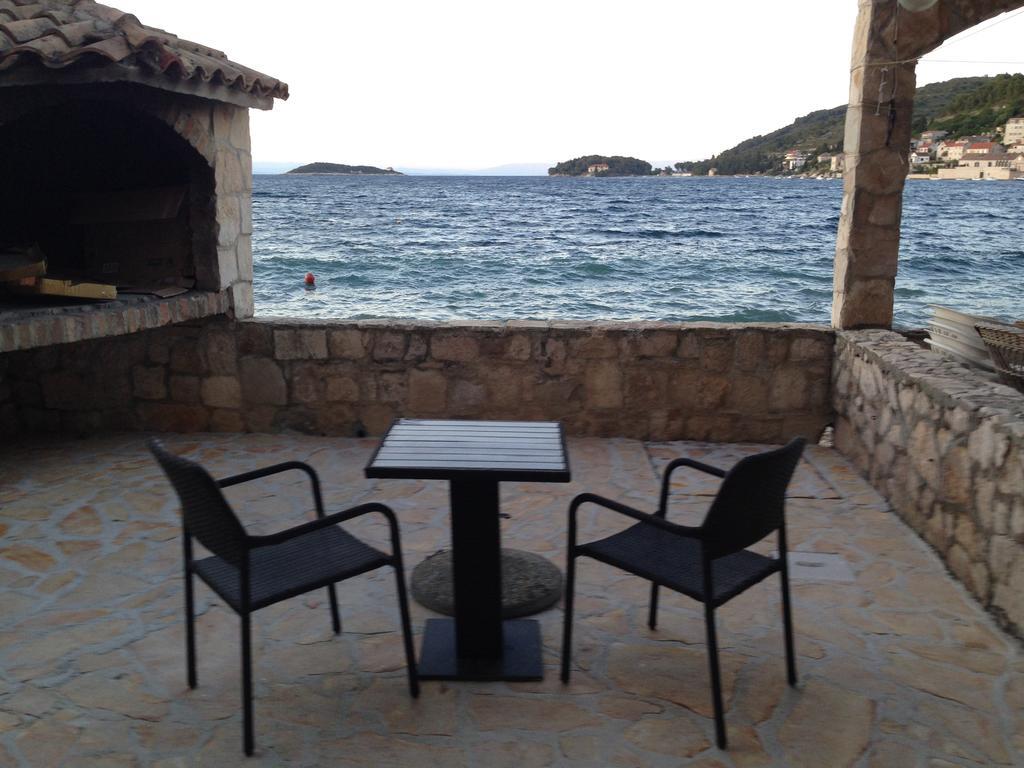 Apartments Acalinovic Βις Δωμάτιο φωτογραφία